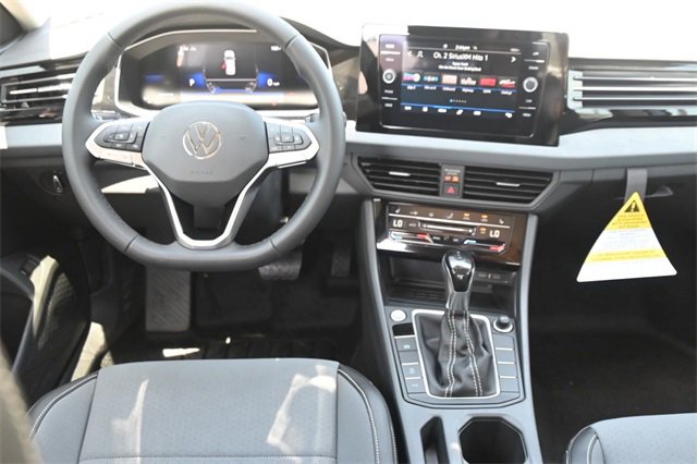 New 2025 Volkswagen Jetta SE image 9