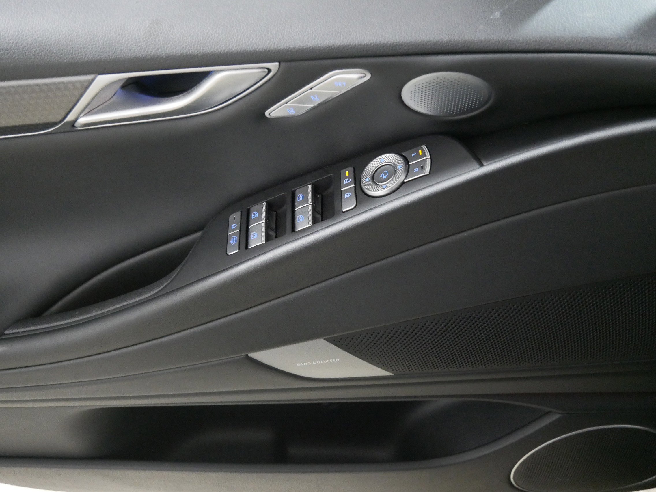 Certified 2025 Genesis G80 2.5T Sport Prestige image 19