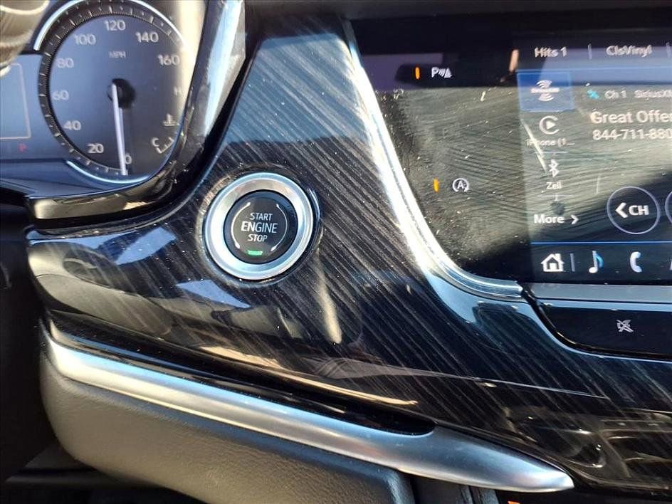 Used 2025 Cadillac XT6 Premium Luxury image 29