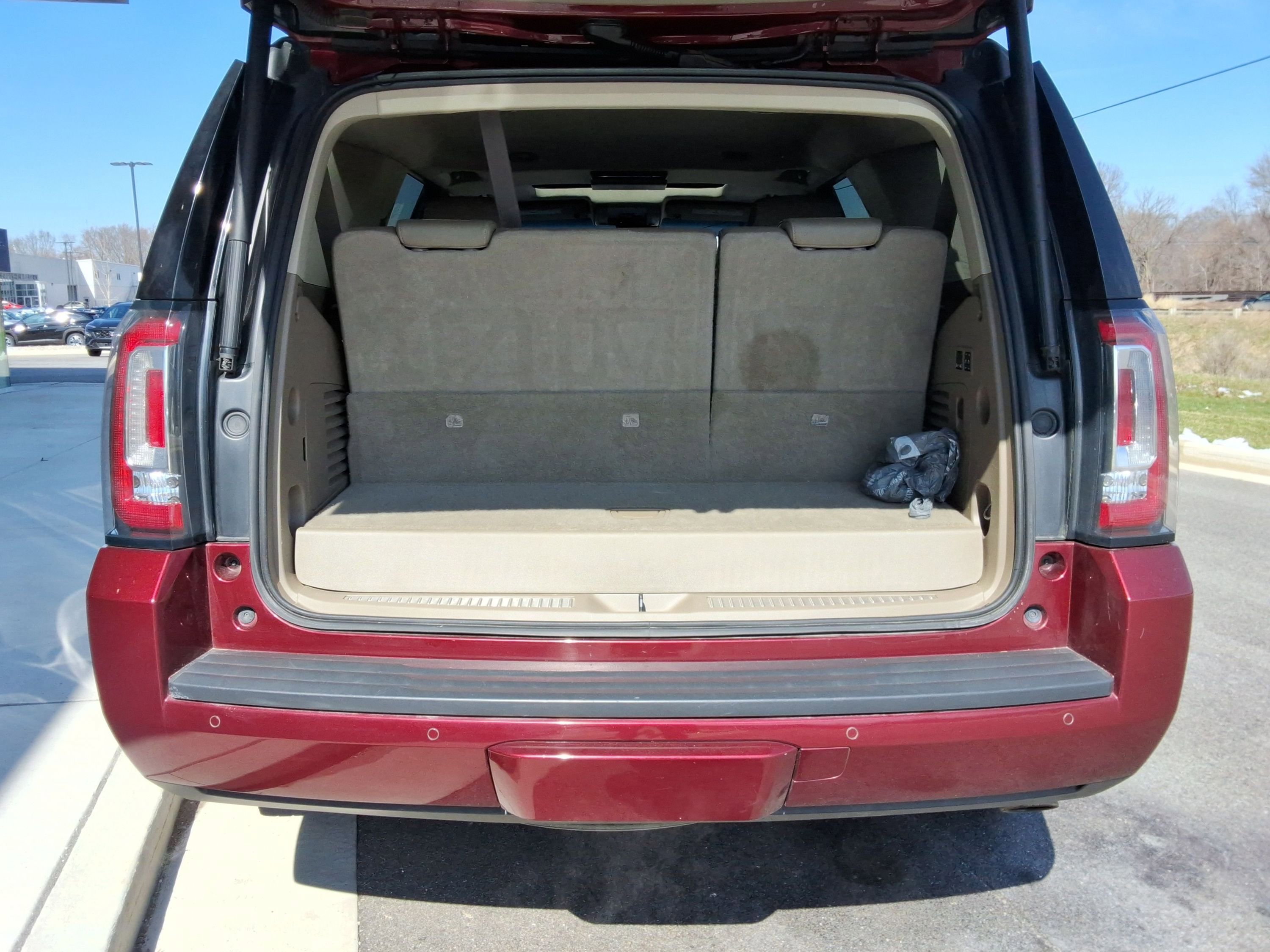 Used 2017 GMC Yukon SLT w/ Open Road Package image 33