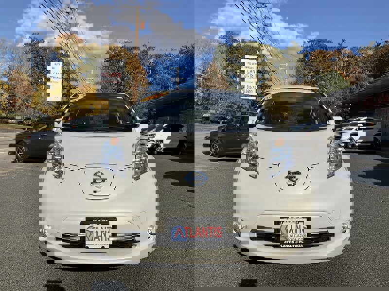 Used 2014 Nissan Leaf SL w/ Premium Package image 2