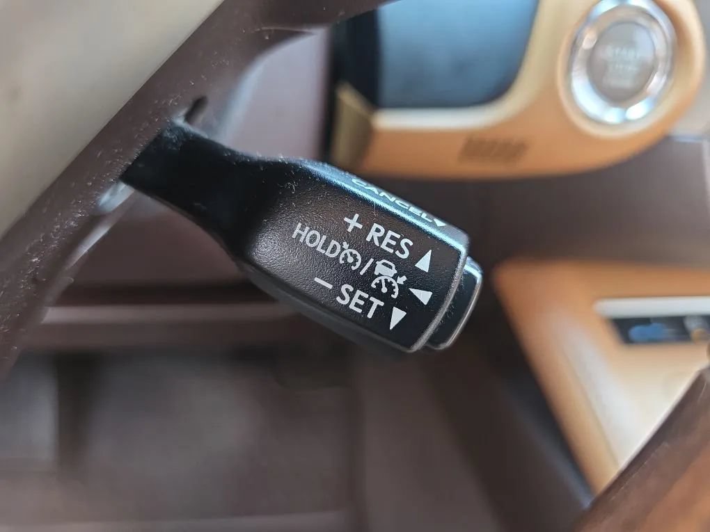 Used 2018 Lexus ES 350 w/ Luxury Package w/Wood Trim FWD image 23