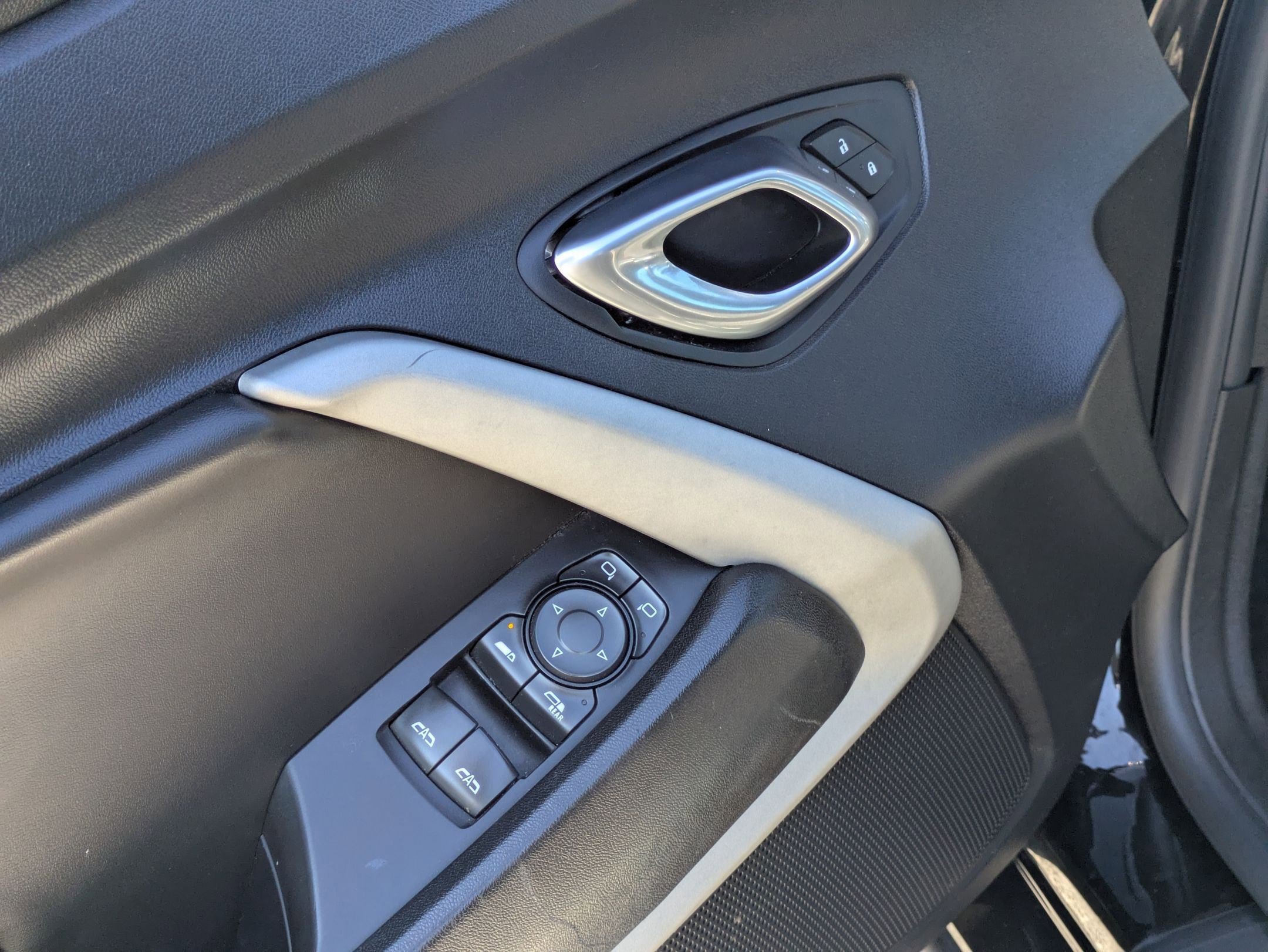 Used 2021 Chevrolet Camaro LT image 12