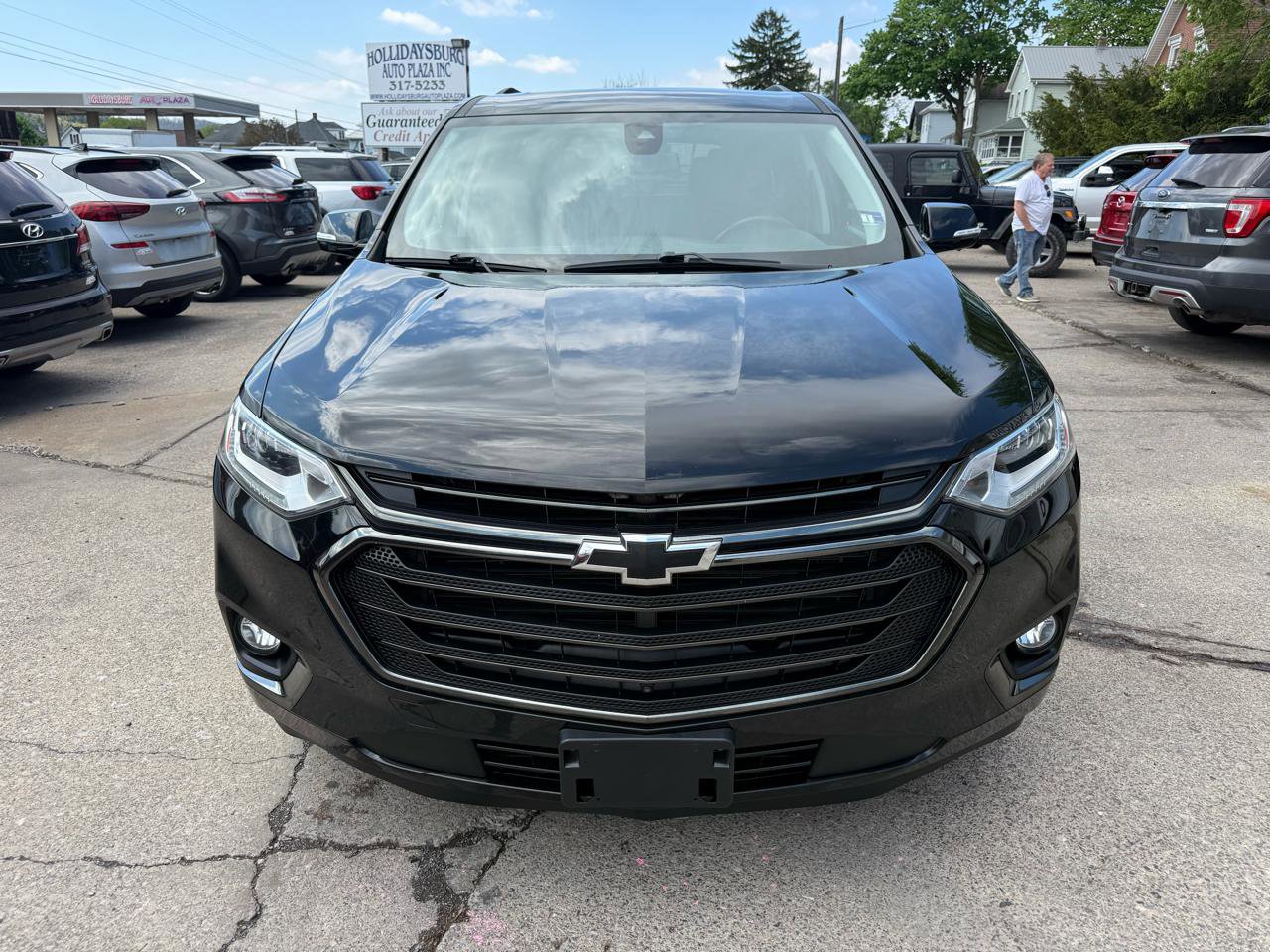 Used 2019 Chevrolet Traverse Premier w/ Redline Edition AWD/4WD image 2