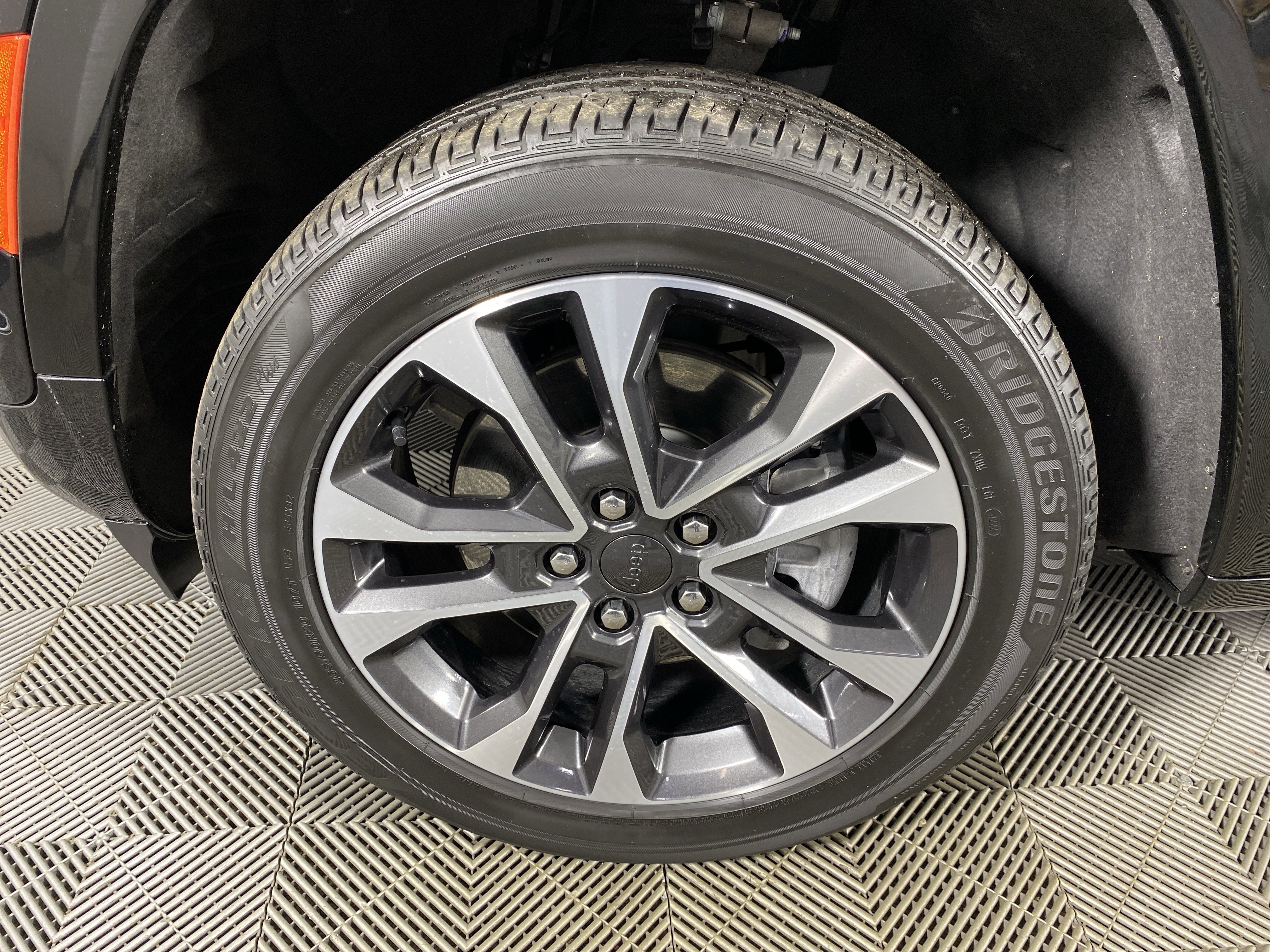 Used 2022 Jeep Grand Cherokee Overland w/ Luxury Tech Group IV image 14