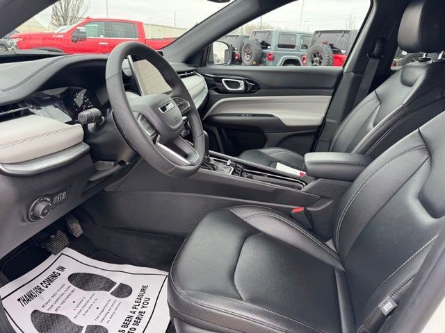 Certified 2025 Jeep Compass Limited image 9