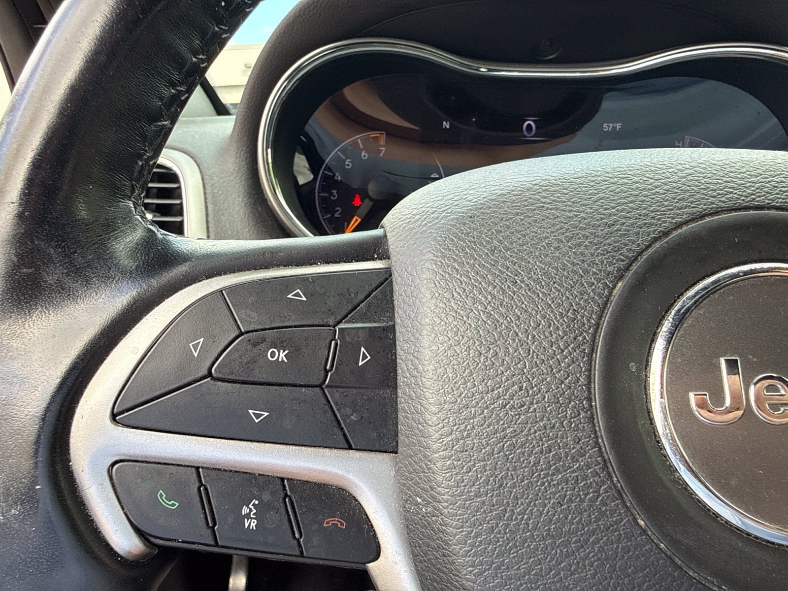 Used 2021 Jeep Grand Cherokee Laredo w/ Security & Convenience Group AWD/4WD image 28