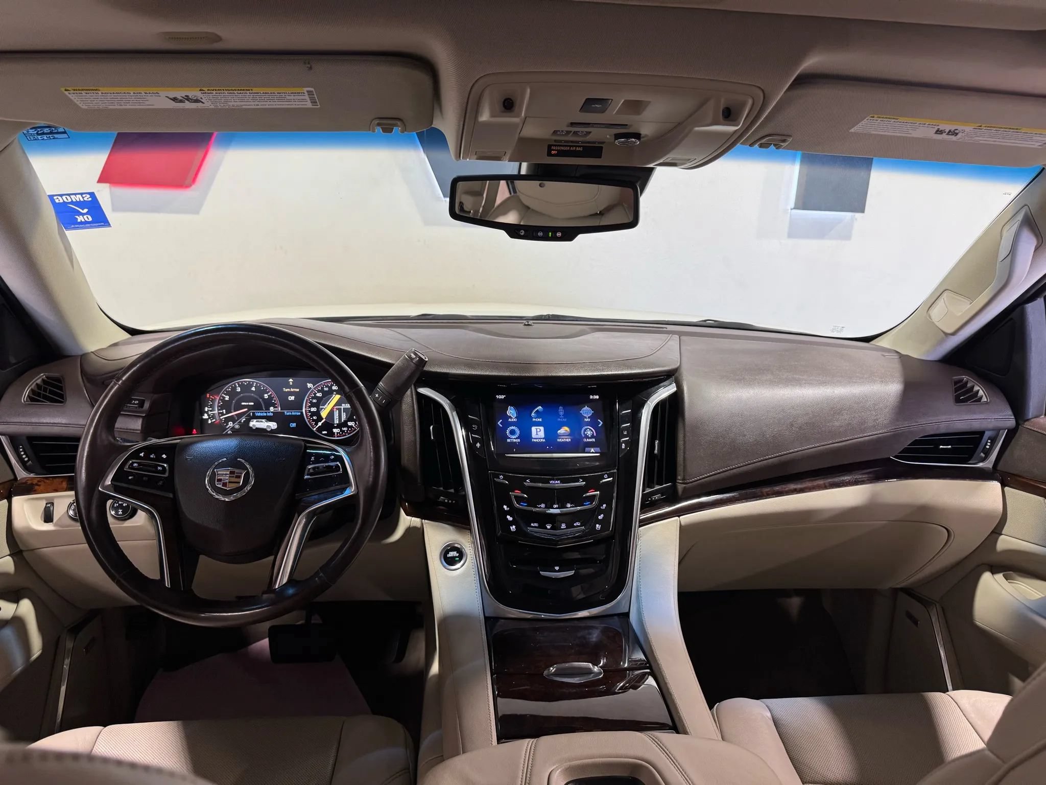 Used 2015 Cadillac Escalade Luxury AWD/4WD image 9