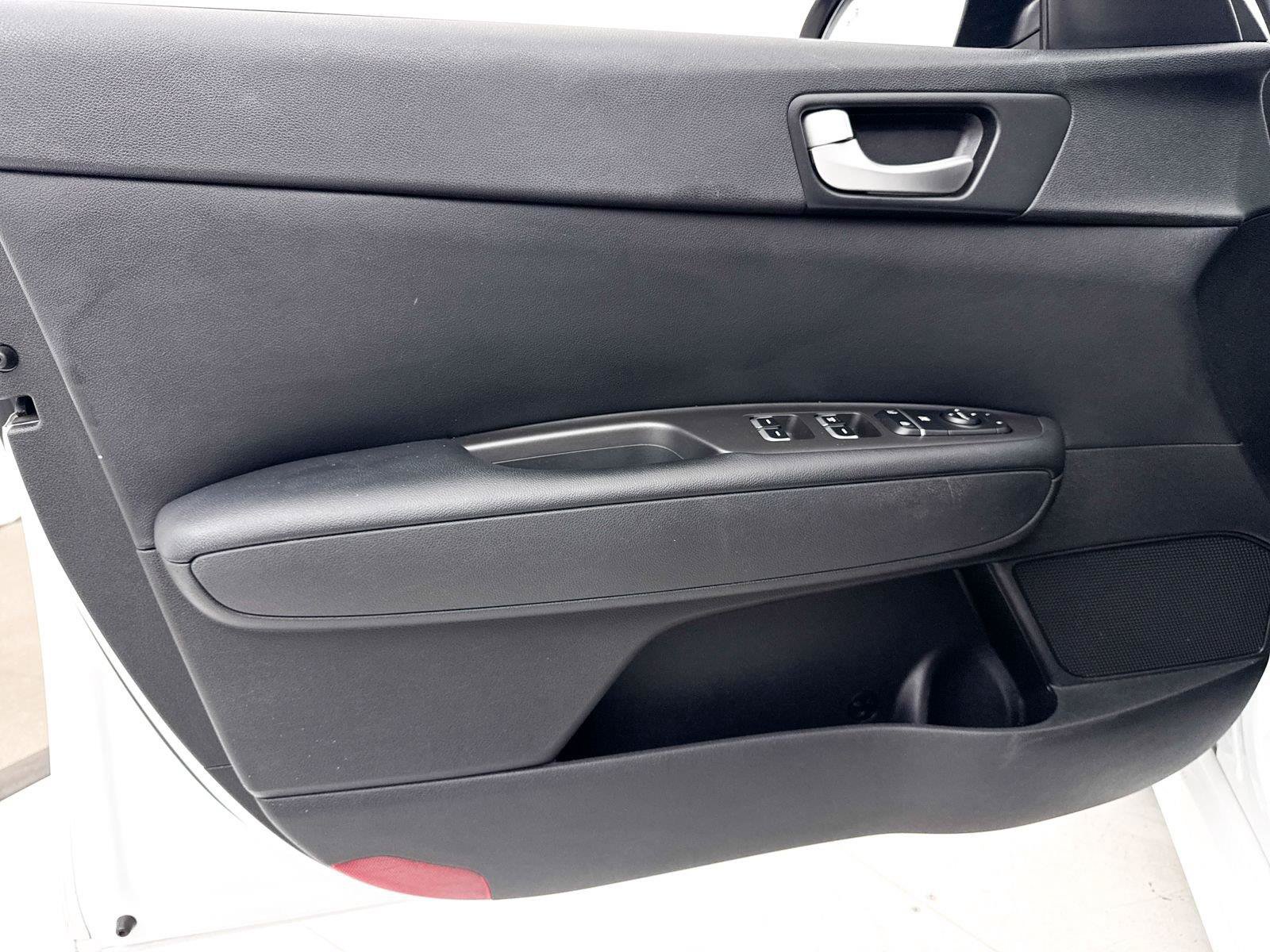 Used 2018 Kia Optima LX FWD image 26