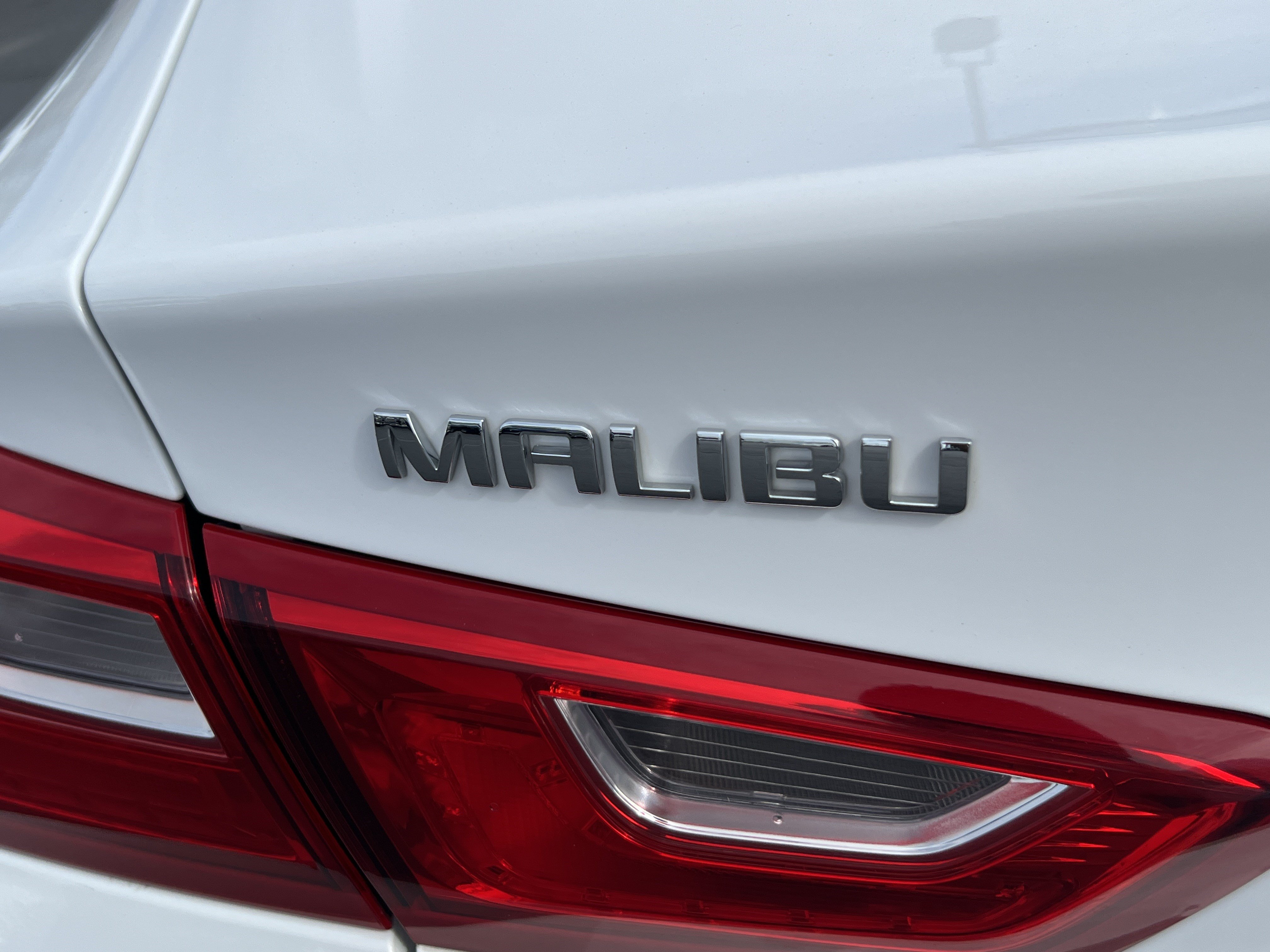 Used 2025 Chevrolet Malibu LT FWD image 9