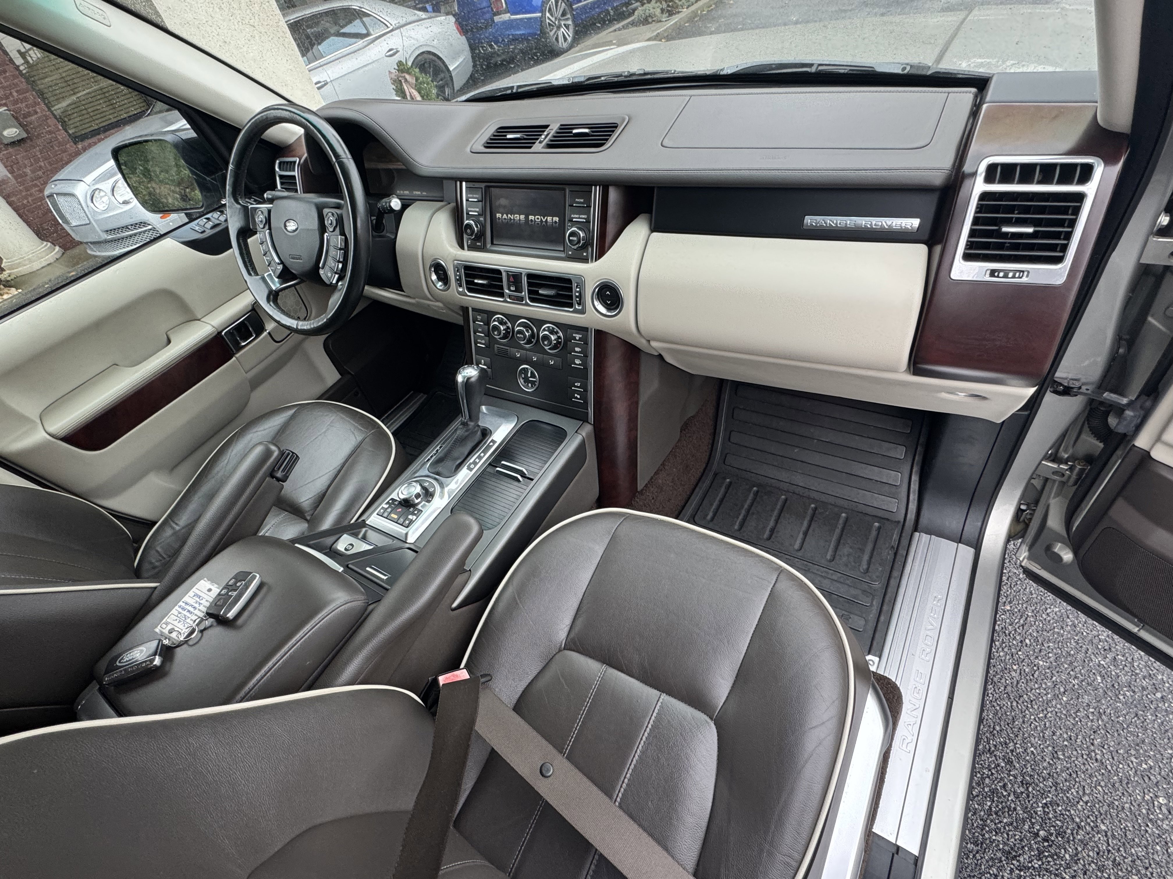 Used 2012 Land Rover Range Rover HSE image 40