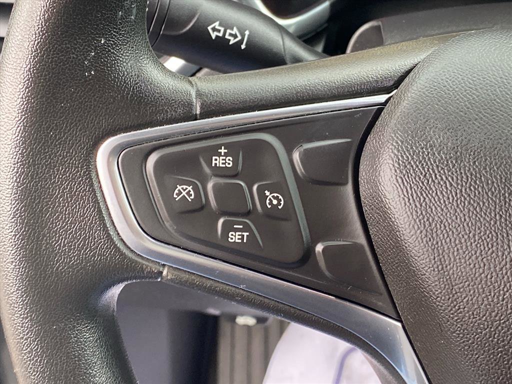 Used 2018 Chevrolet Equinox LT FWD image 16