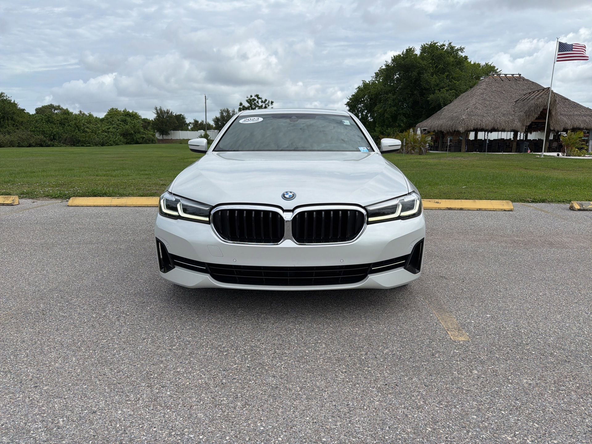 Certified 2023 BMW 530e w/ Premium Package RWD image 3