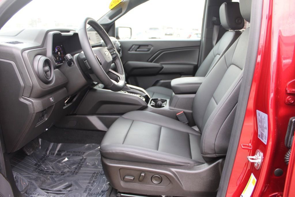 Used 2025 Chevrolet Colorado Trail Boss image 14