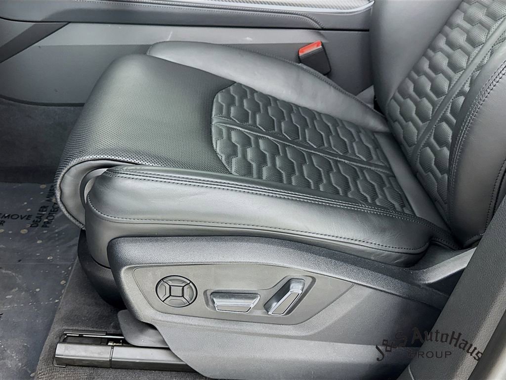 Used 2023 Audi RS Q8 w/ Black Optic Package image 25