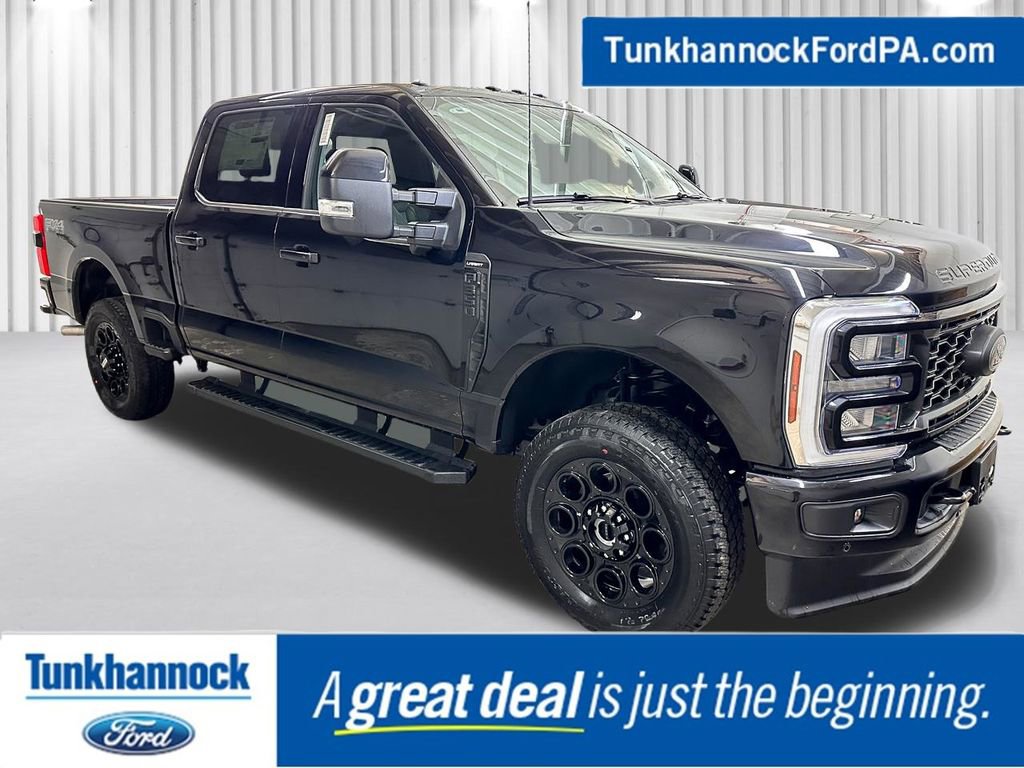 New 2026 Ford F350 Lariat w/ Black Appearance Package