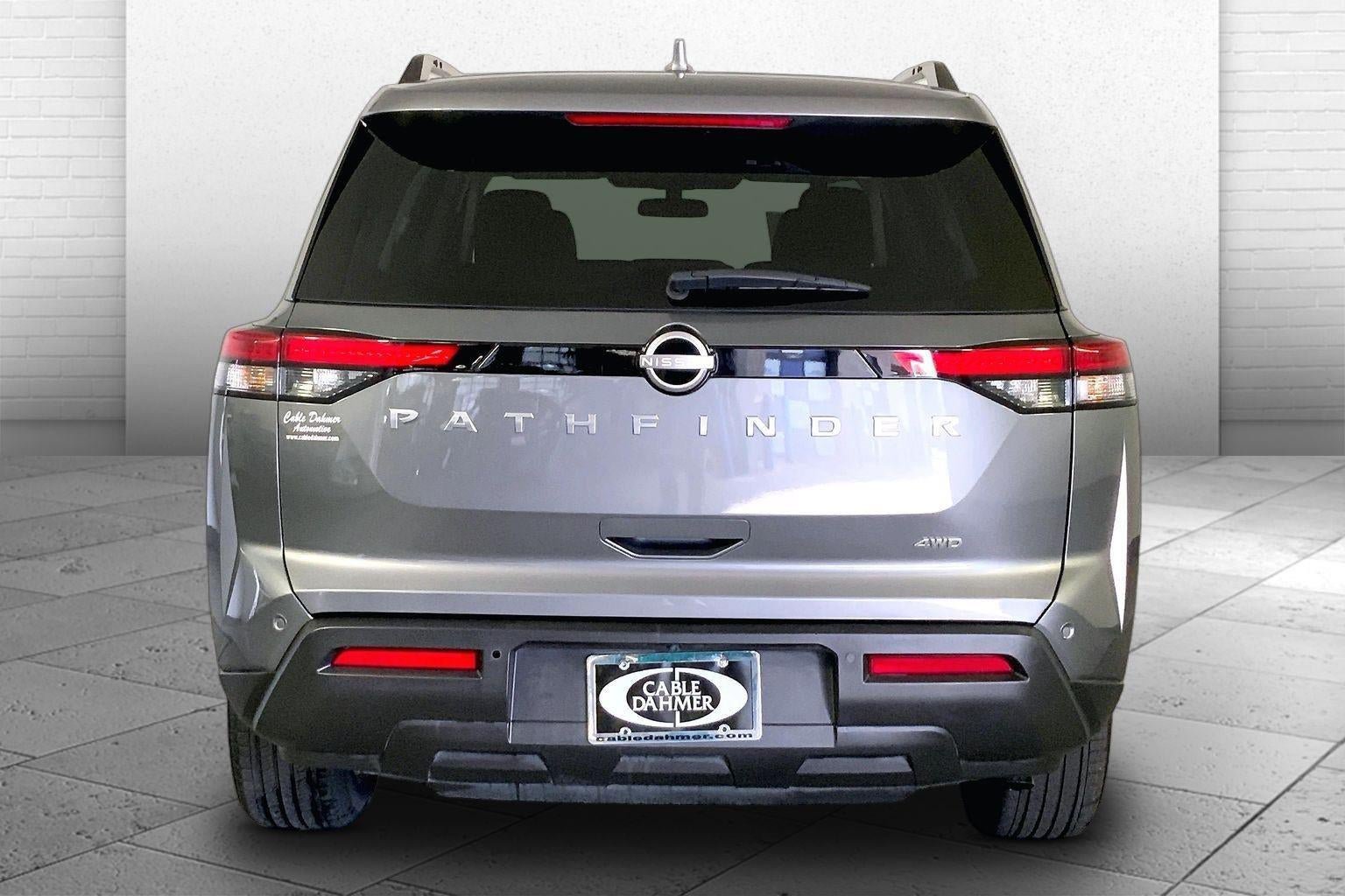 Used 2025 Nissan Pathfinder SV AWD/4WD image 6