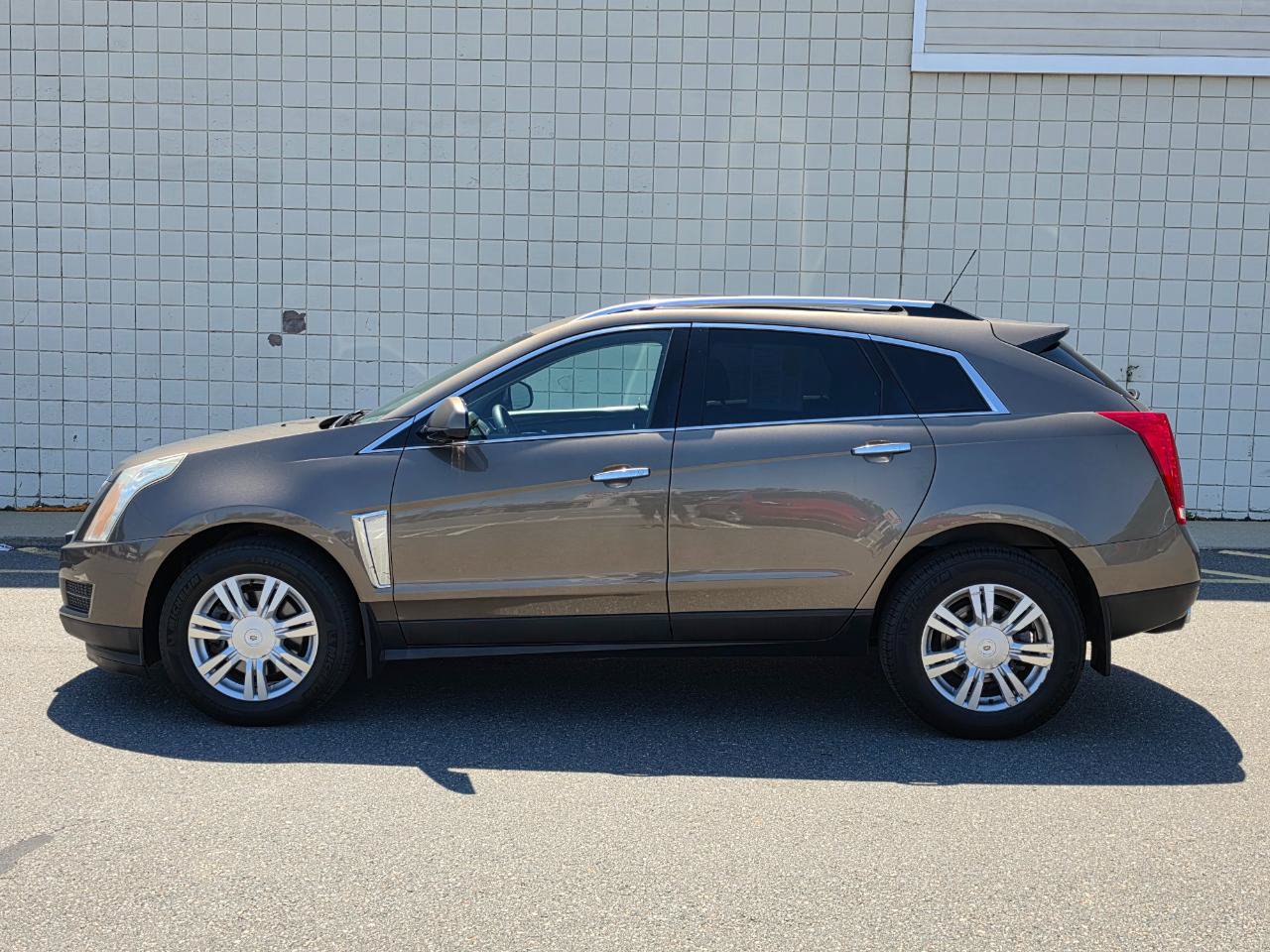Used 2016 Cadillac SRX Luxury w/ Driver Awareness Package AWD/4WD image 4