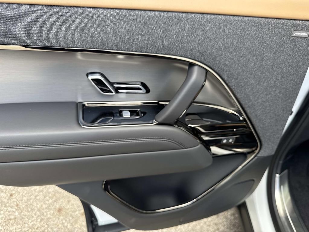 New 2026 Land Rover Range Rover Sport Dynamic SE AWD/4WD image 13