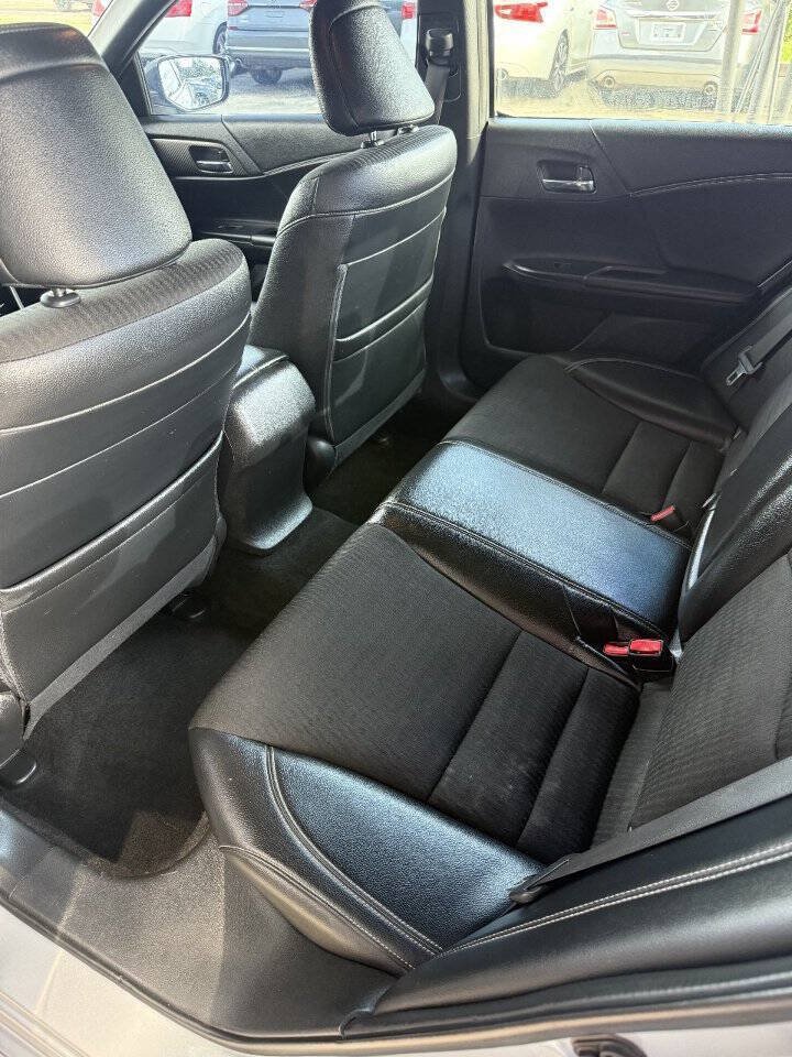 Used 2017 Honda Accord Sport image 8