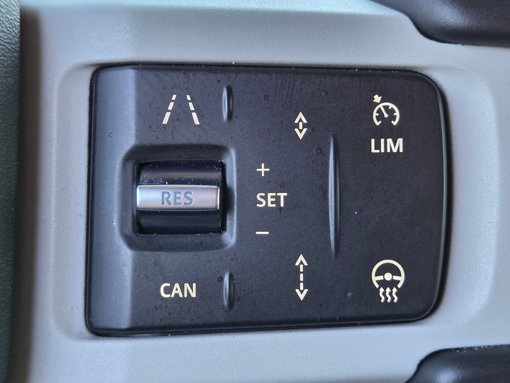 Used 2024 Land Rover Defender 110 SE AWD/4WD image 23