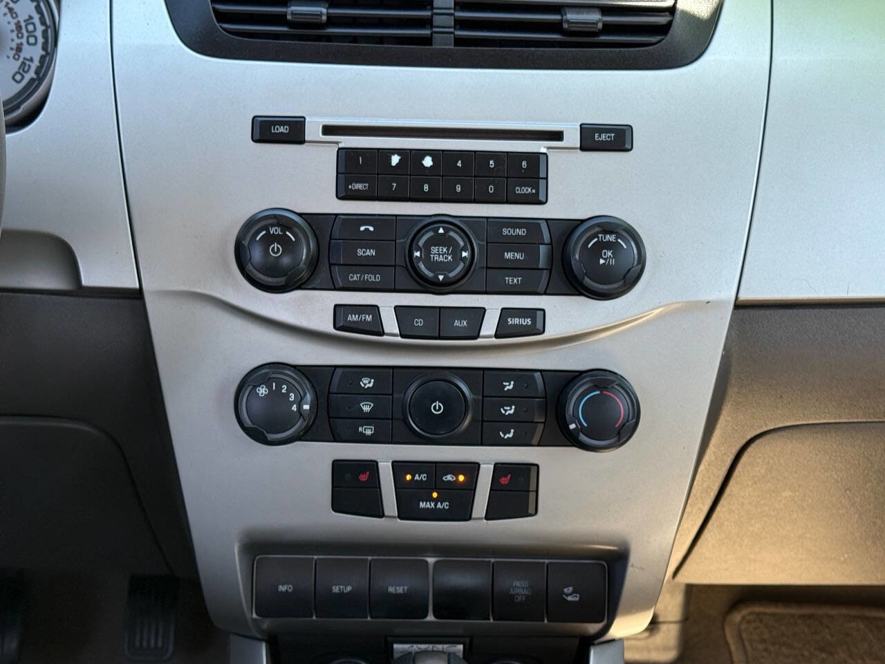 Used 2009 Ford Focus SEL image 18