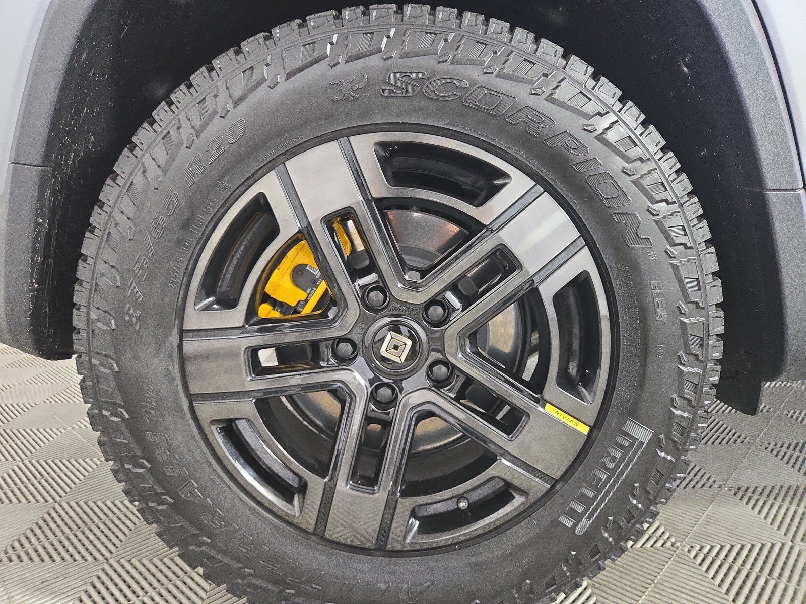 Used 2023 Rivian R1T Adventure AWD/4WD image 12