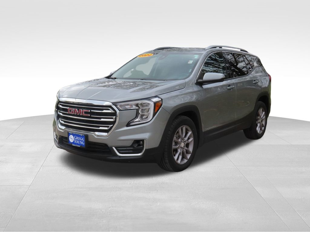 Used 2024 GMC Terrain SLT image 3