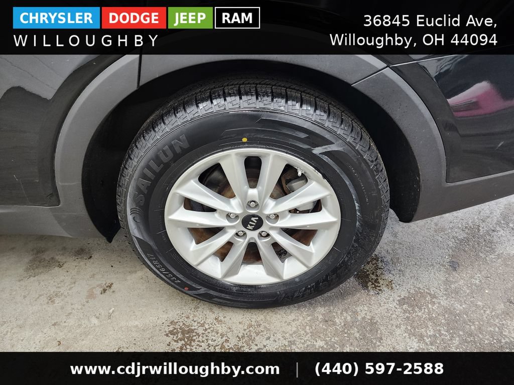 Used 2020 Kia Sorento LX FWD image 40