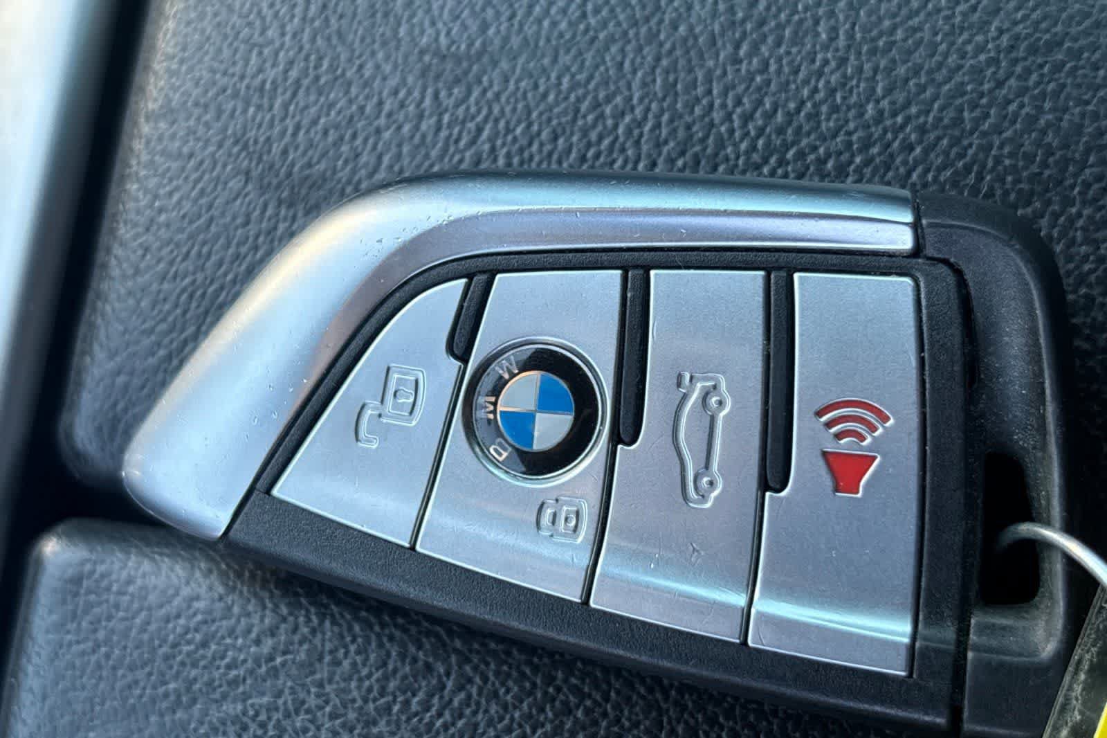 Used 2021 BMW X6 xDrive40i w/ M Sport Package AWD/4WD image 29