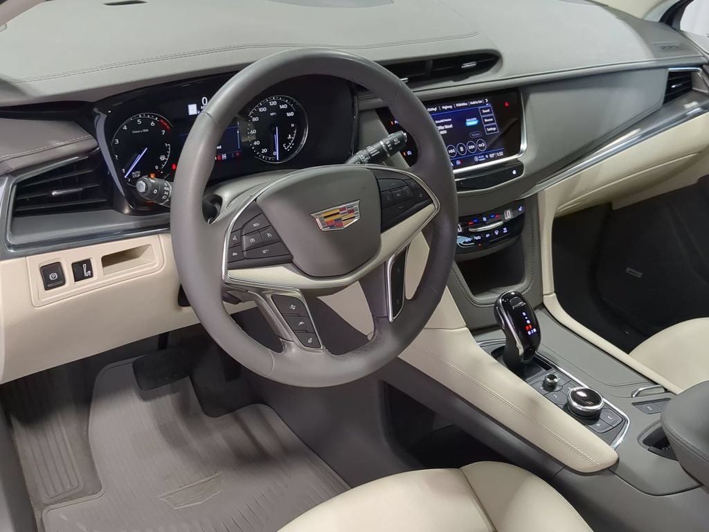 Used 2025 Cadillac XT5 Premium Luxury AWD/4WD image 12