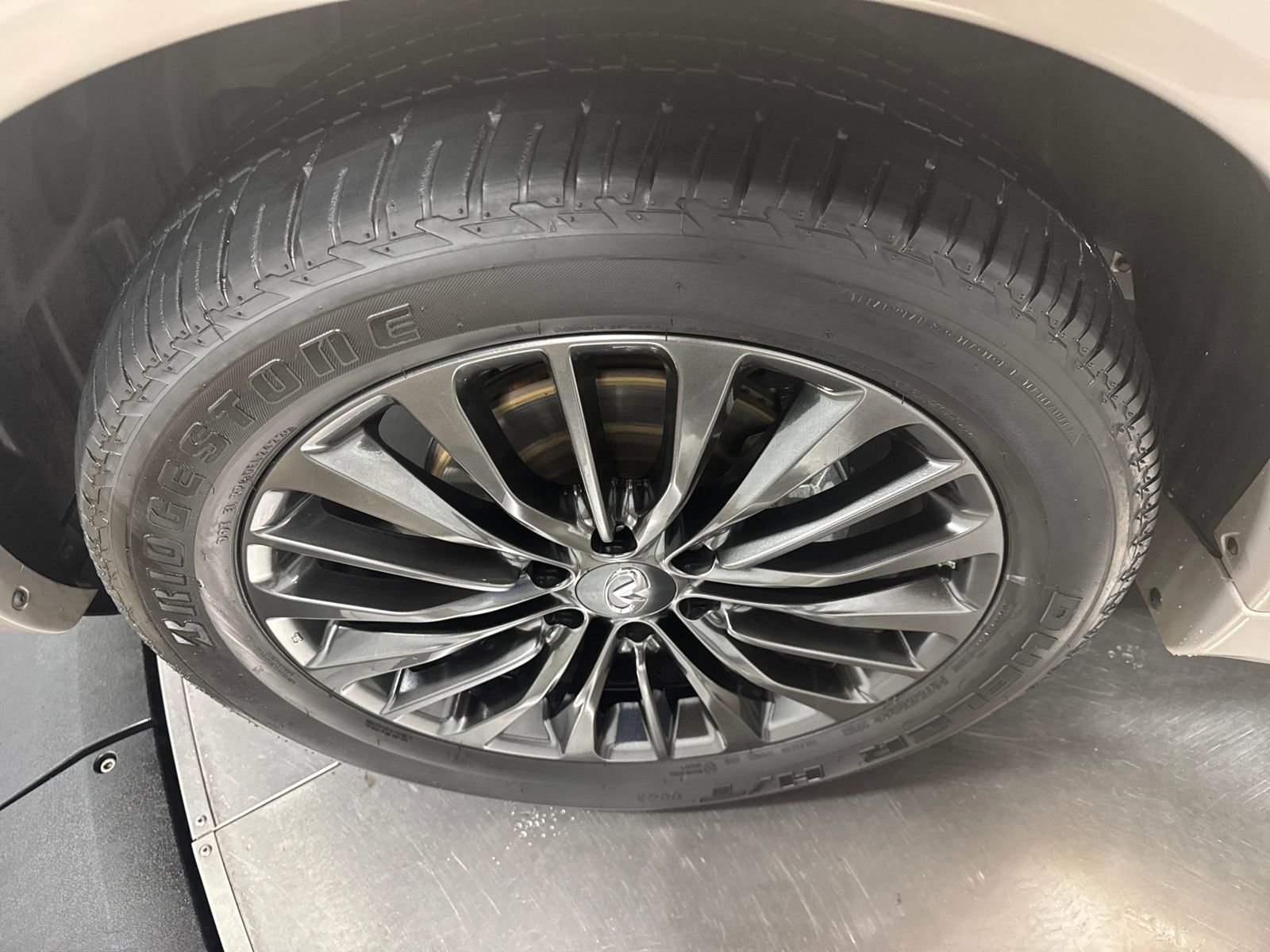 Used 2023 INFINITI QX80 Sensory w/ Cargo Package image 11