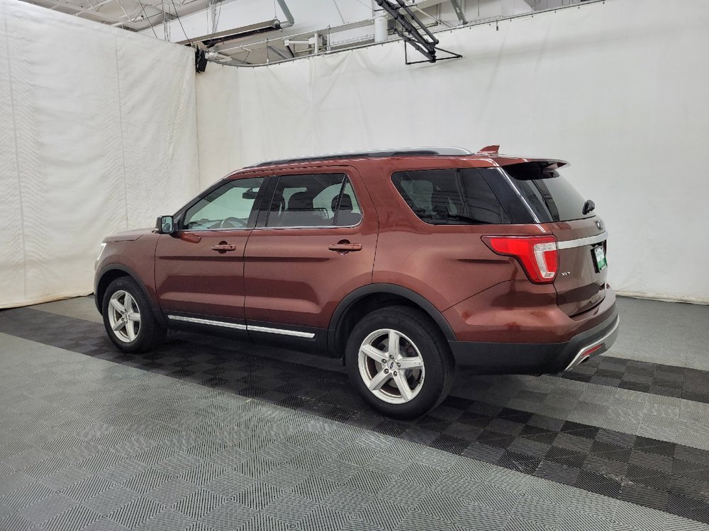 Used 2016 Ford Explorer XLT w/ Equipment Group 202A AWD/4WD image 3