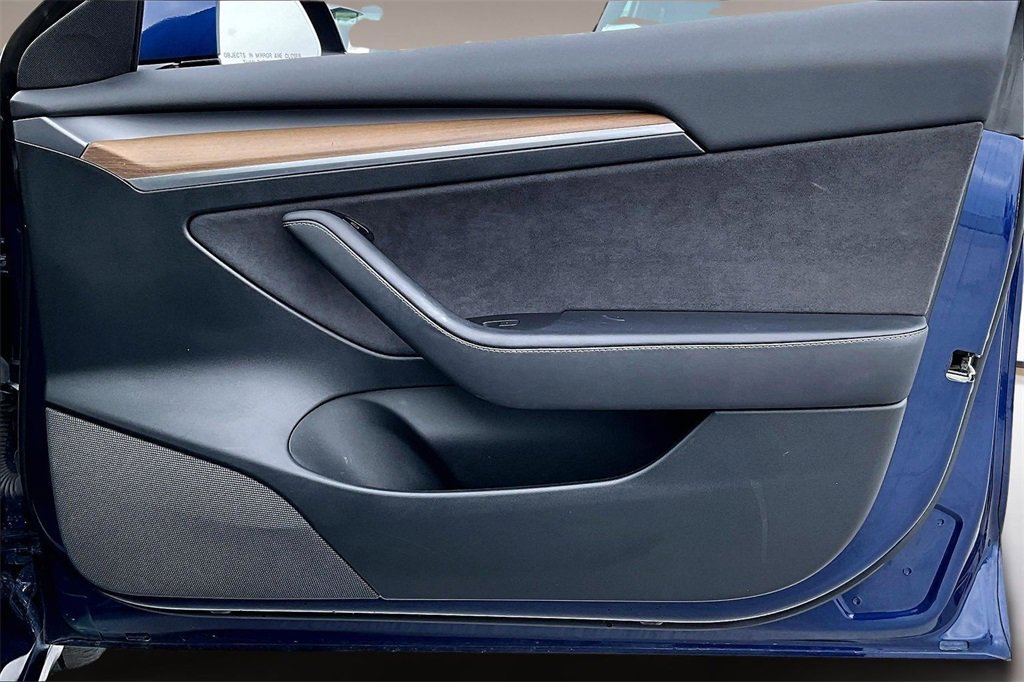 Used 2023 Tesla Model 3 Standard Range image 25