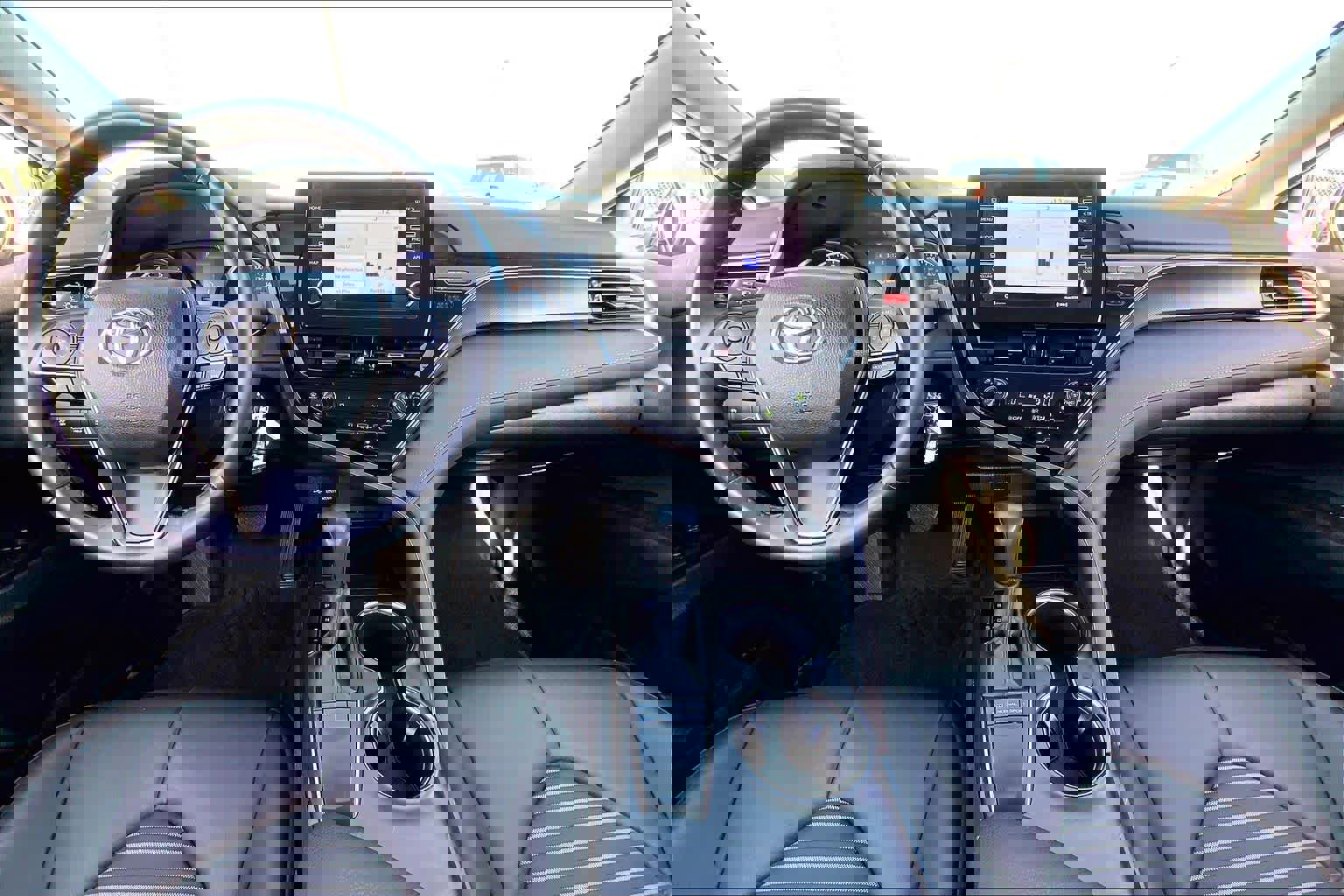 Used 2024 Toyota Camry SE image 14