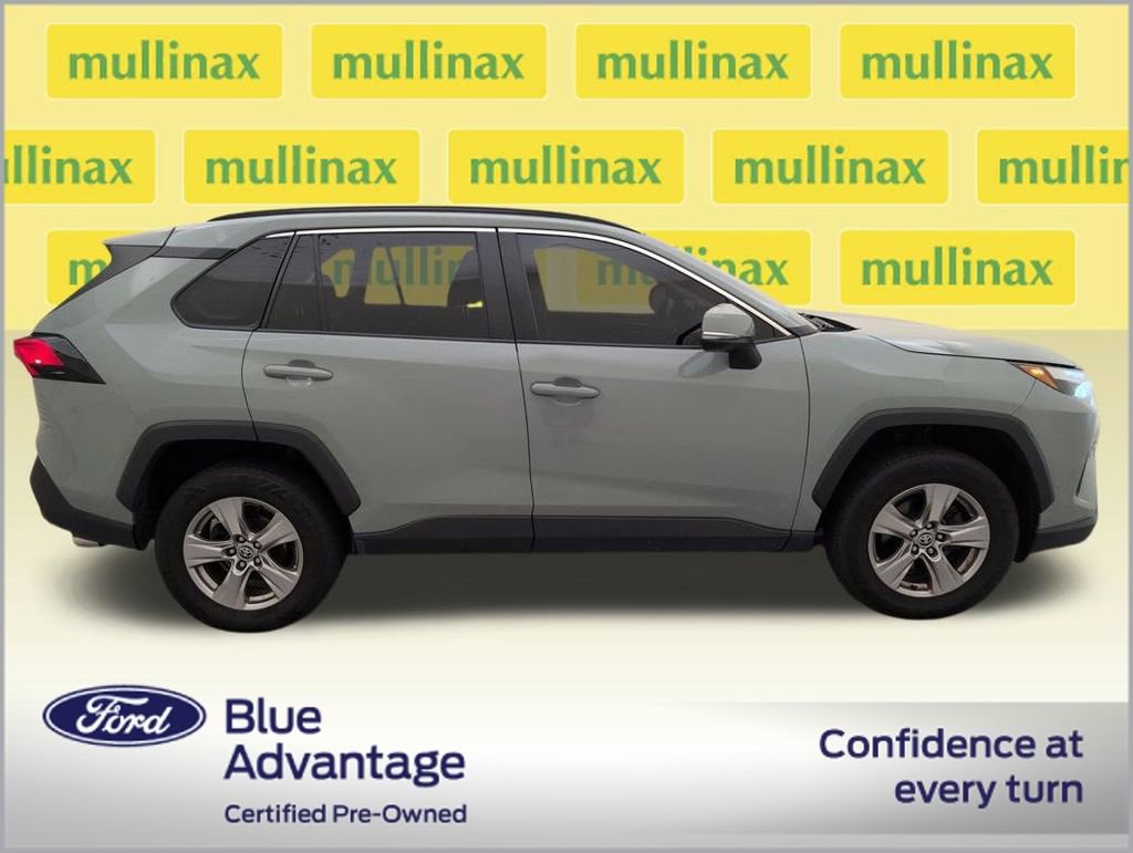 Used 2022 Toyota RAV4 XLE image 2