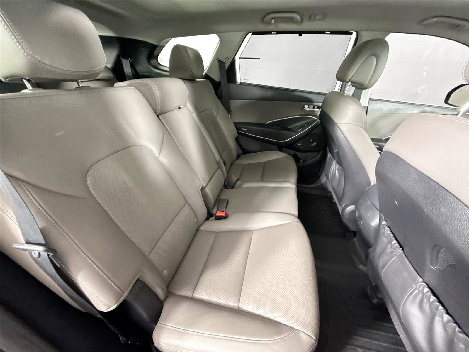 Used 2017 Hyundai Santa Fe SE image 48