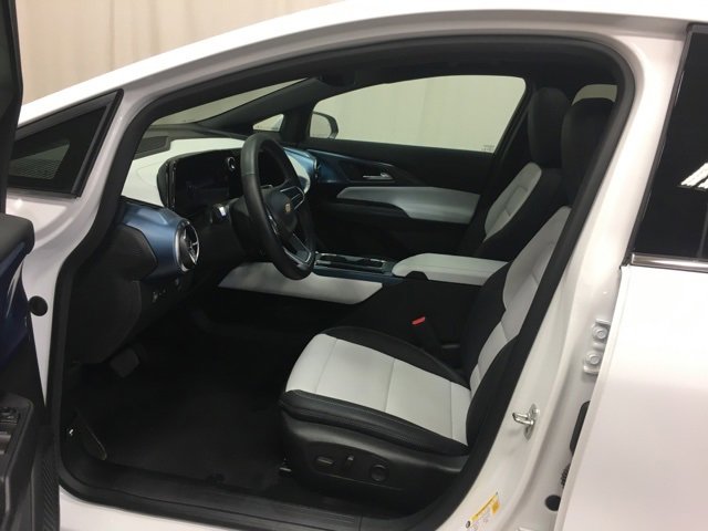 Used 2024 Chevrolet Equinox EV LT image 17