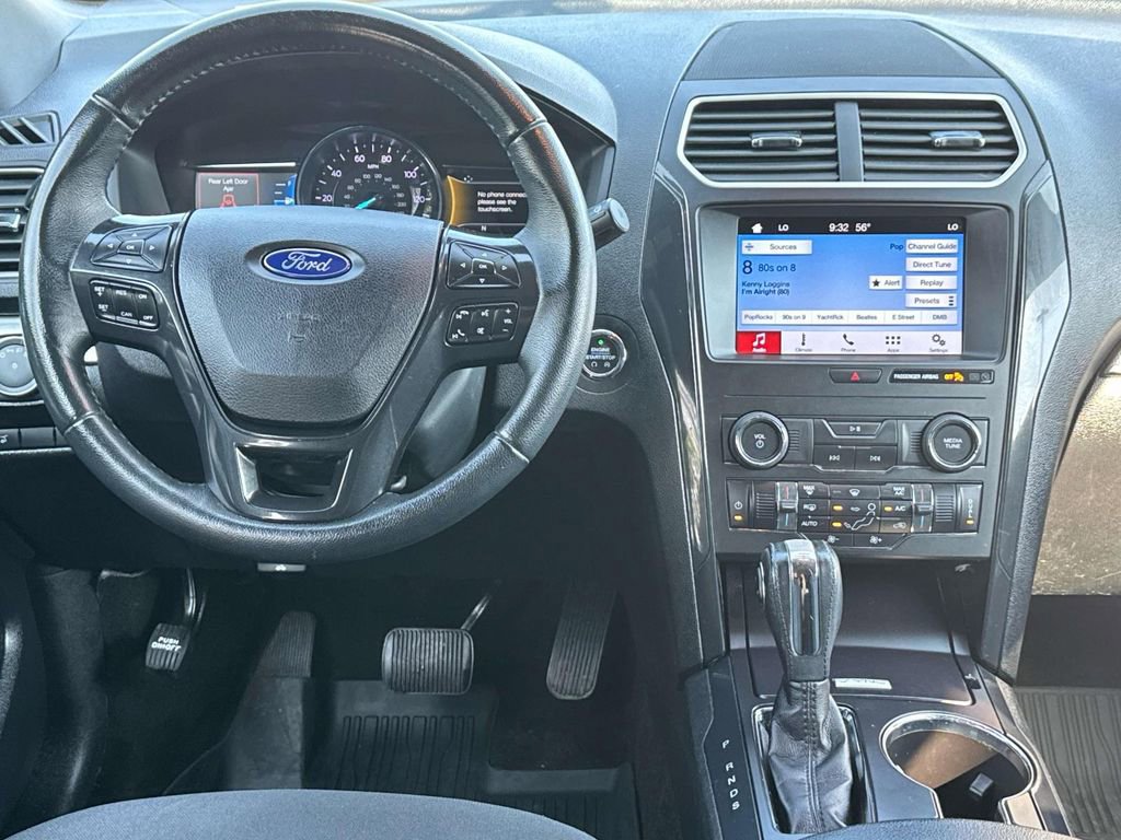 Used 2018 Ford Explorer XLT w/ Equipment Group 201A FWD image 2
