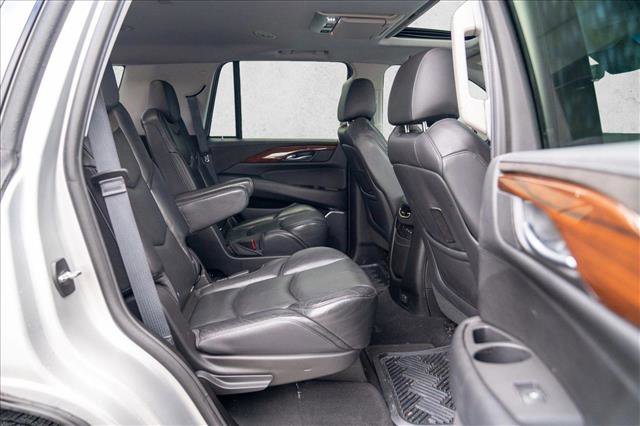 Used 2018 Cadillac Escalade Premium Luxury image 24