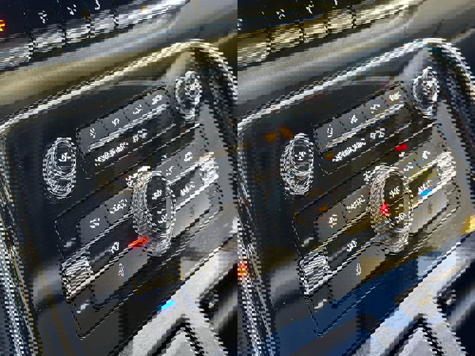 Used 2019 Lincoln Navigator Select image 19