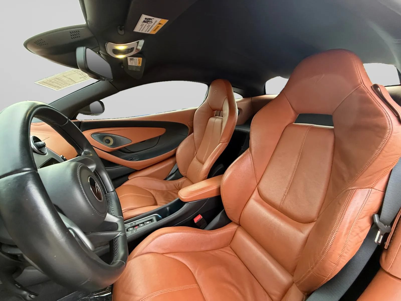 Used 2016 McLaren 570S Coupe RWD image 17