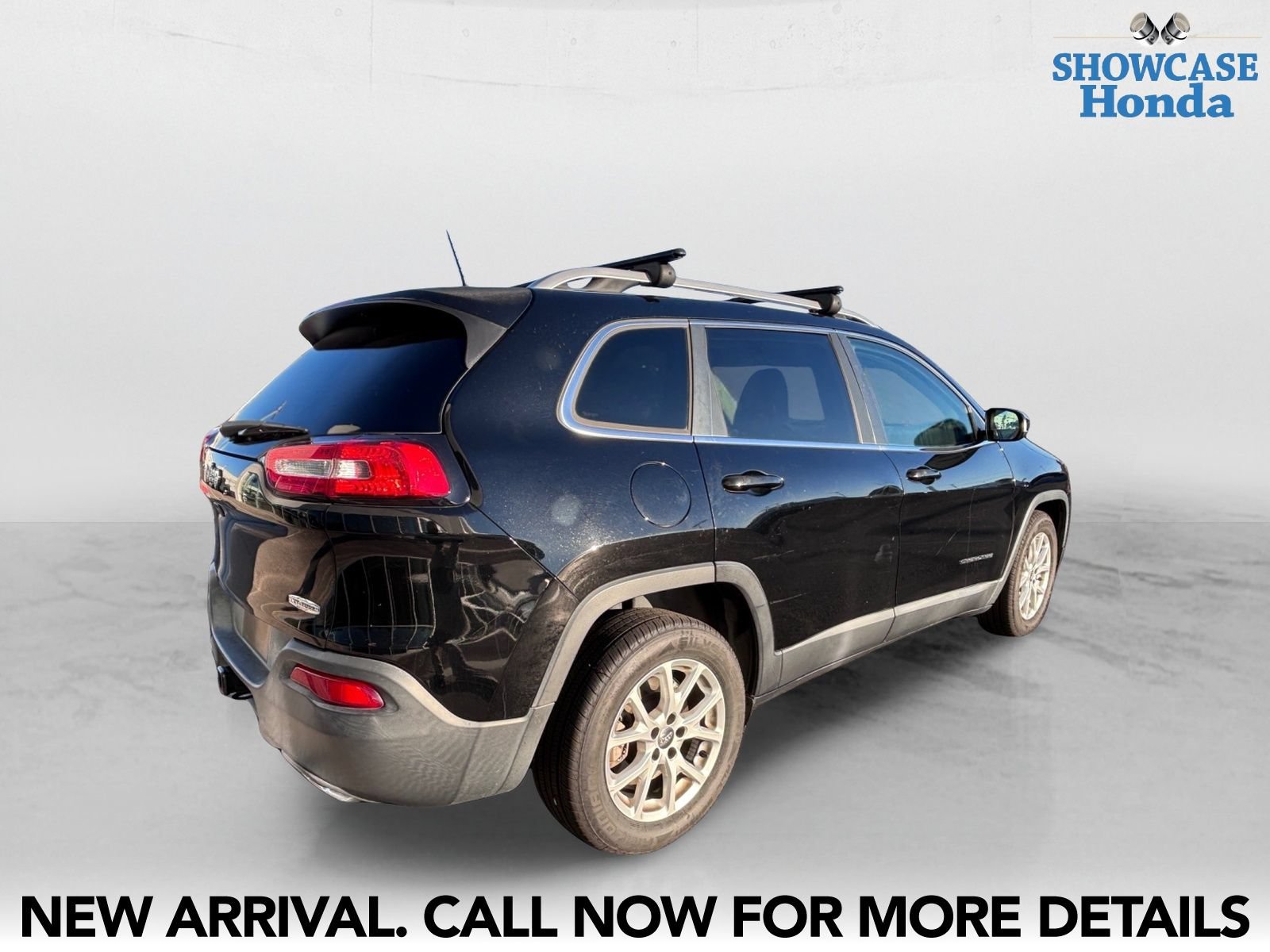Used 2017 Jeep Cherokee Latitude w/ Comfort/Convenience Group FWD image 5