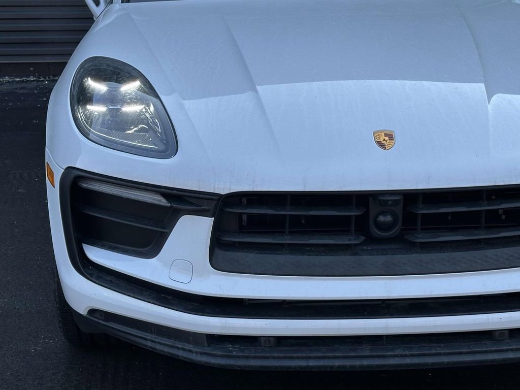 Certified 2025 Porsche Macan image 10