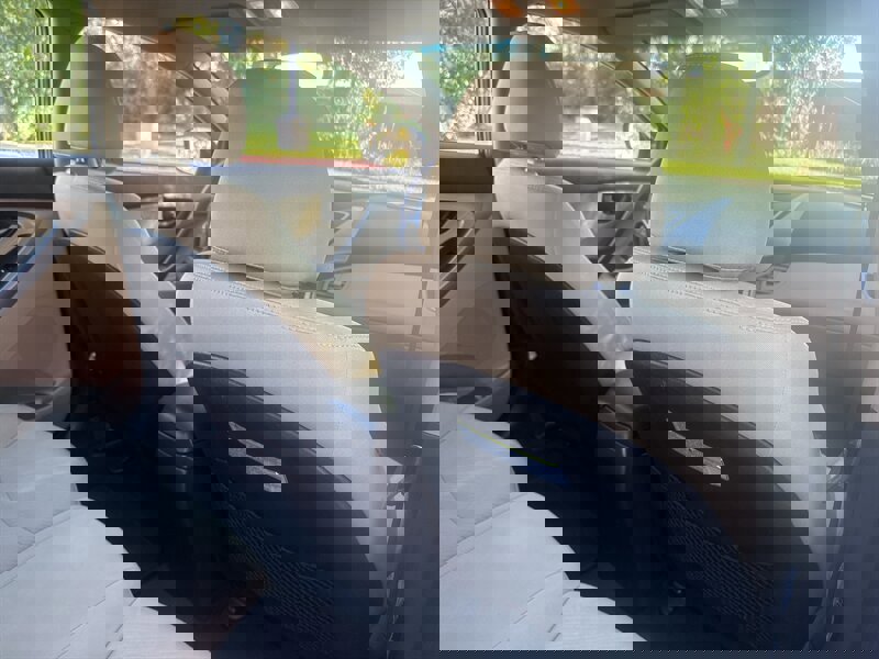 Used 2013 Hyundai Elantra GLS w/ Preferred Pkg image 28