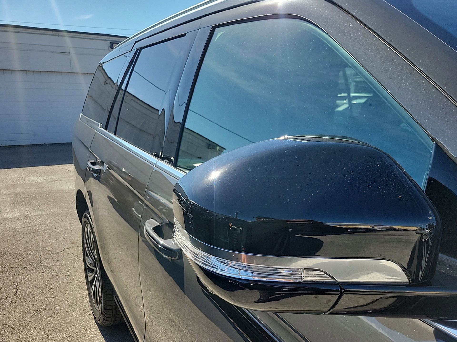 Used 2025 Lincoln Navigator Black Label image 12