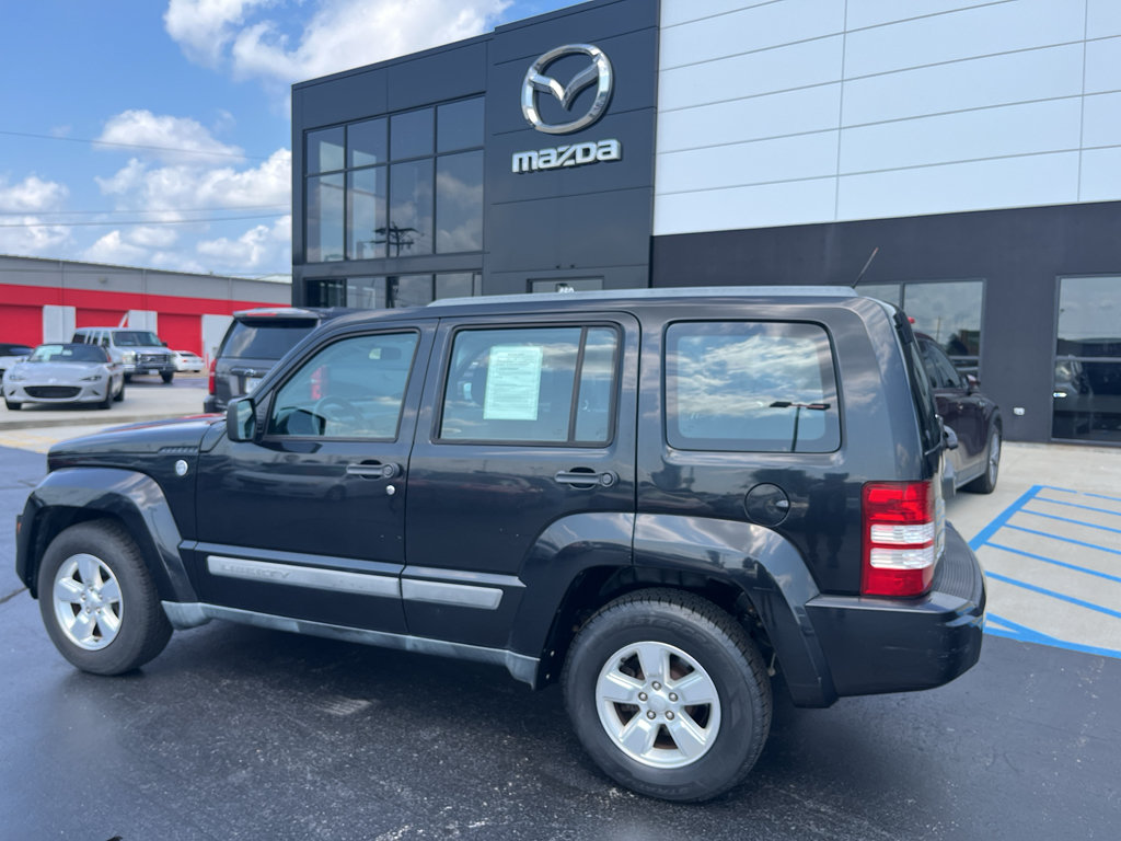 Used 2012 Jeep Liberty Sport AWD/4WD image 3