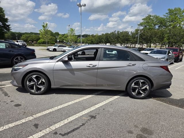 Used 2023 Hyundai Elantra SEL w/ Convenience Package FWD image 2