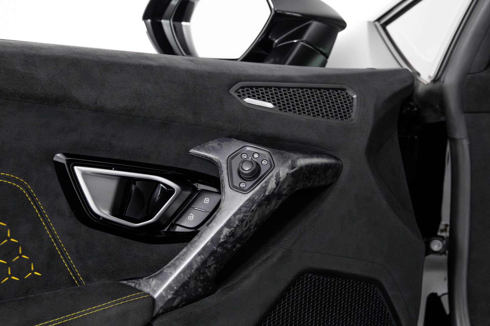 Used 2018 Lamborghini Huracan Performante image 31