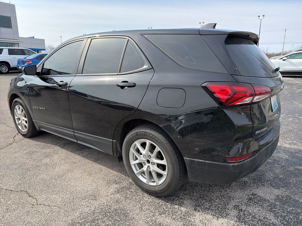 Used 2022 Chevrolet Equinox LS image 4